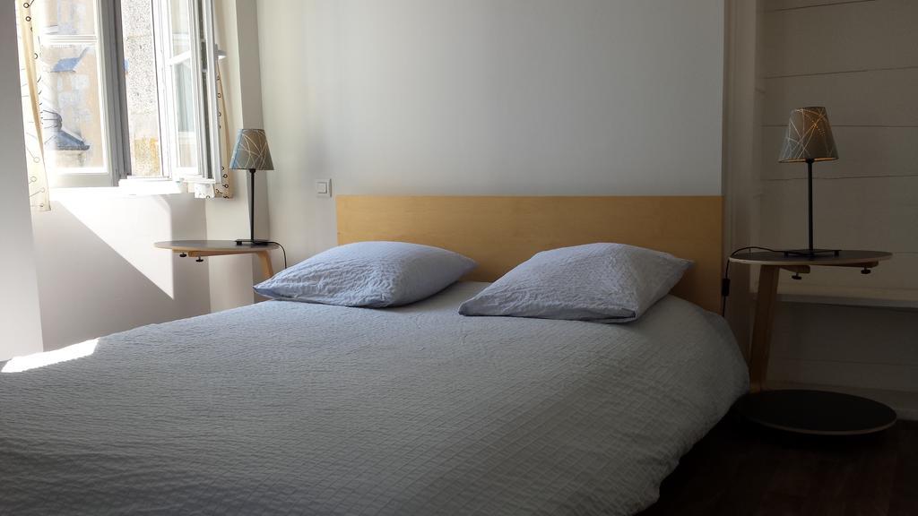 Au Pigeon Blanc Hotel Andouillé Værelse billede